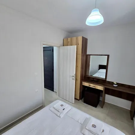 Amelia 2 Apartment Ofrínion